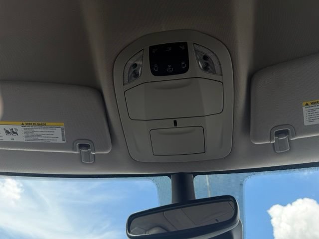 Used 2024 Chrysler Pacifica Touring-L FWD image 19