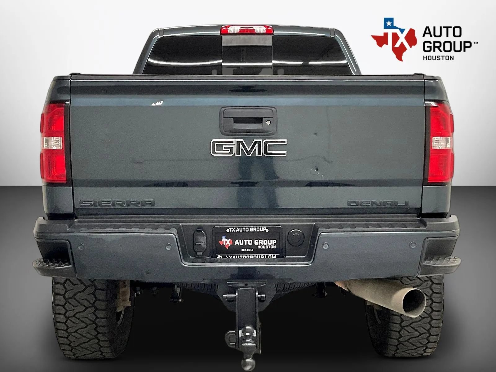 Used 2018 GMC Sierra 2500 Denali w/ Duramax Plus Package AWD/4WD image 7