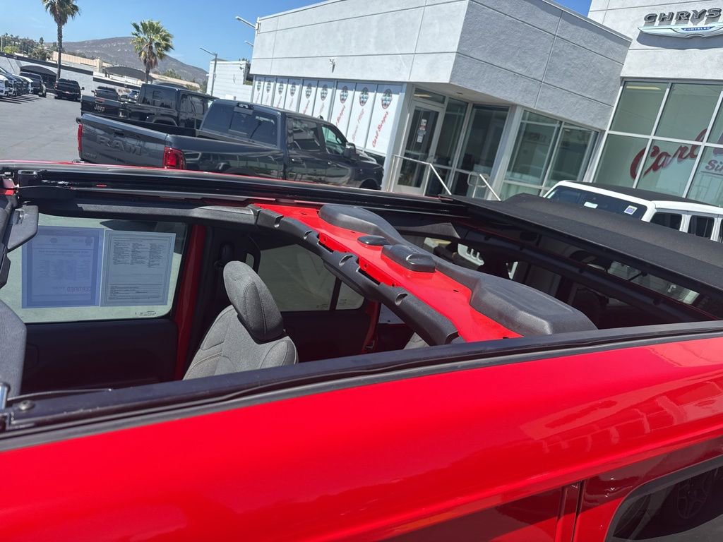 Certified 2025 Jeep Wrangler Unlimited Sahara w/ Safety Group AWD/4WD image 12