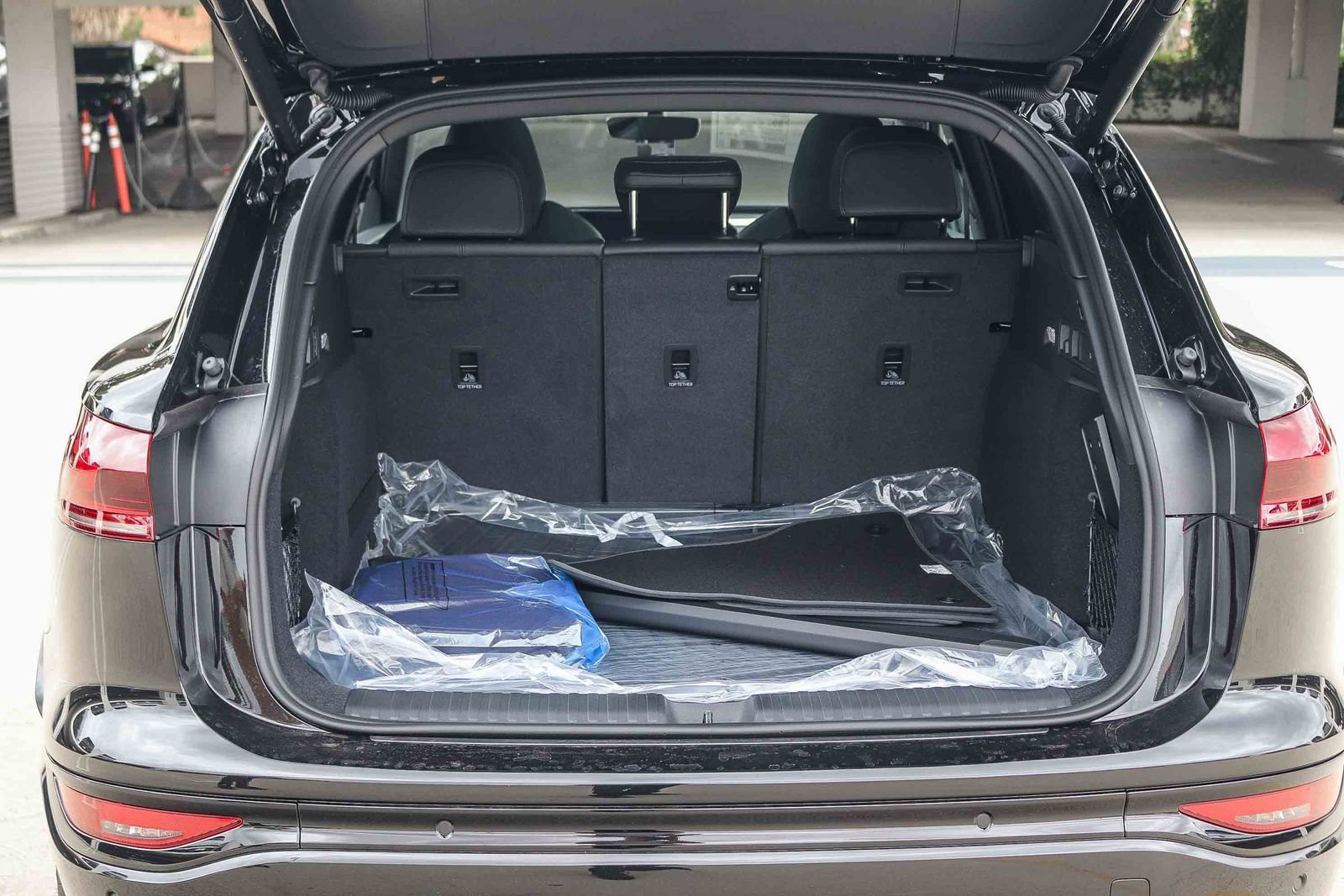 New 2027 Audi SQ6 e-tron Prestige AWD/4WD image 29