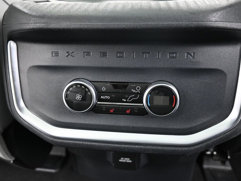 Certified 2025 Ford Expedition Max Platinum image 31