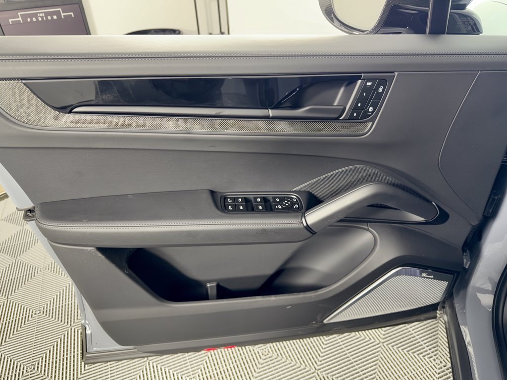 Certified 2024 Porsche Cayenne Turbo GT AWD/4WD image 14