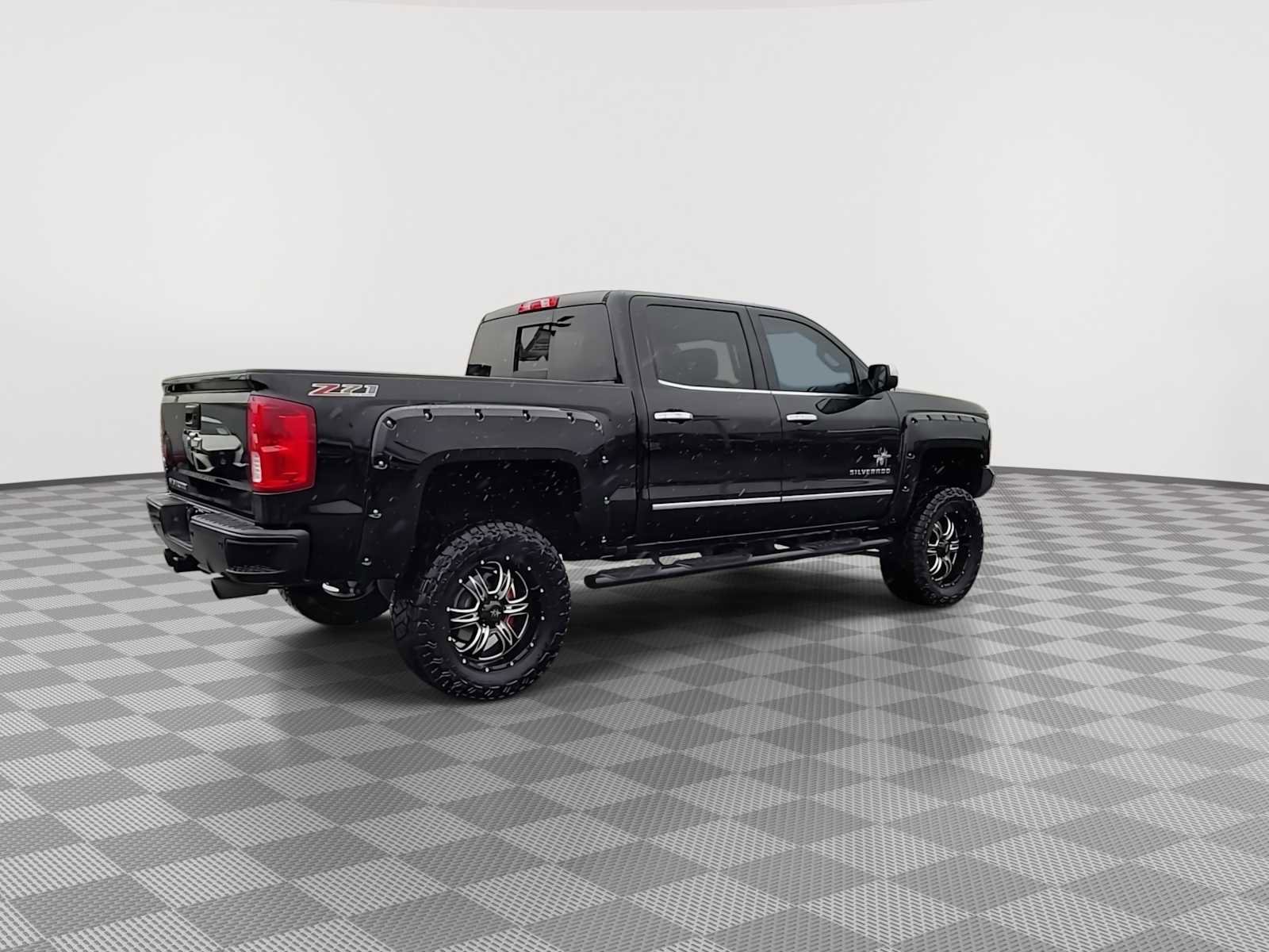 Used 2017 Chevrolet Silverado 1500 LTZ Z71 w/ LTZ Plus Package AWD/4WD image 8