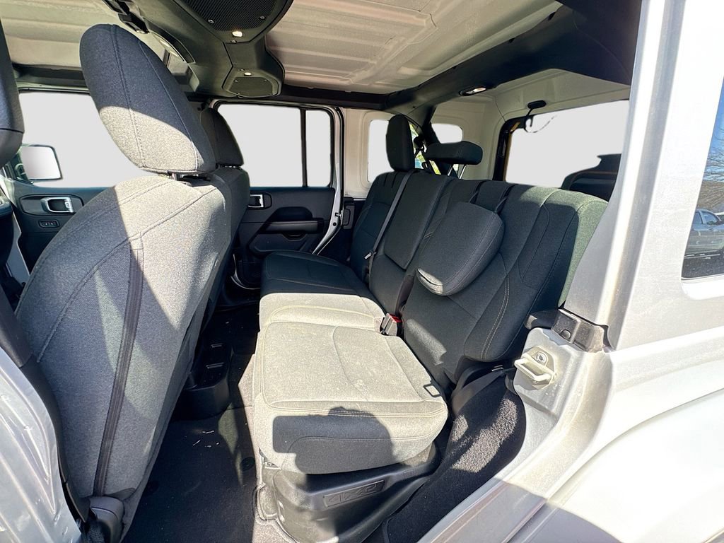 Used 2024 Jeep Wrangler Unlimited Sahara image 22