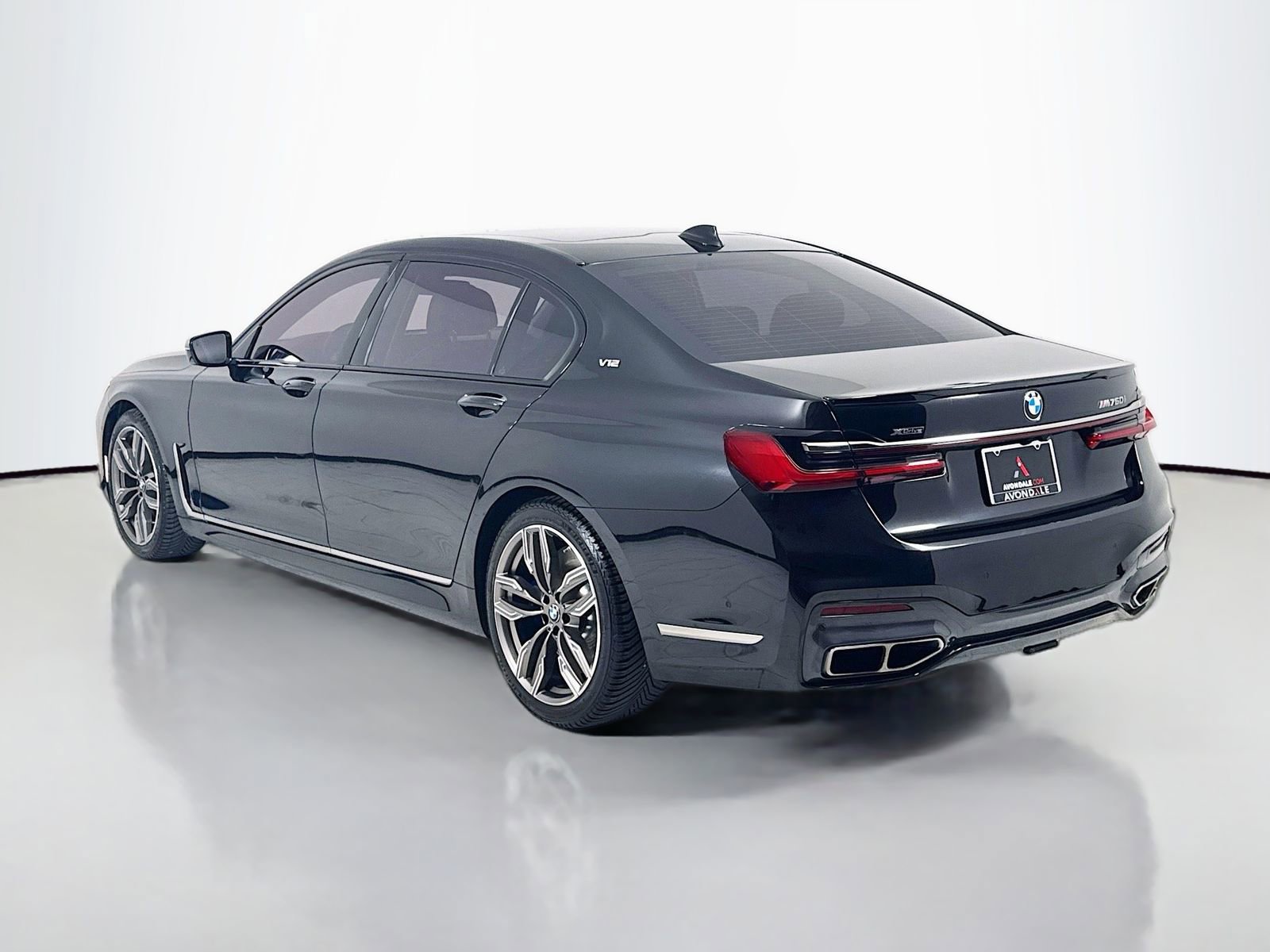 Used 2020 BMW M760i xDrive w/ Luxury Rear Seating Package image 5