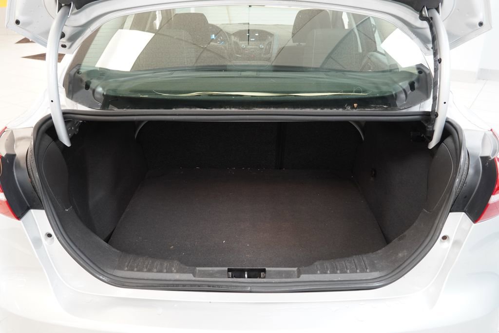 Used 2018 Ford Focus SE FWD image 10