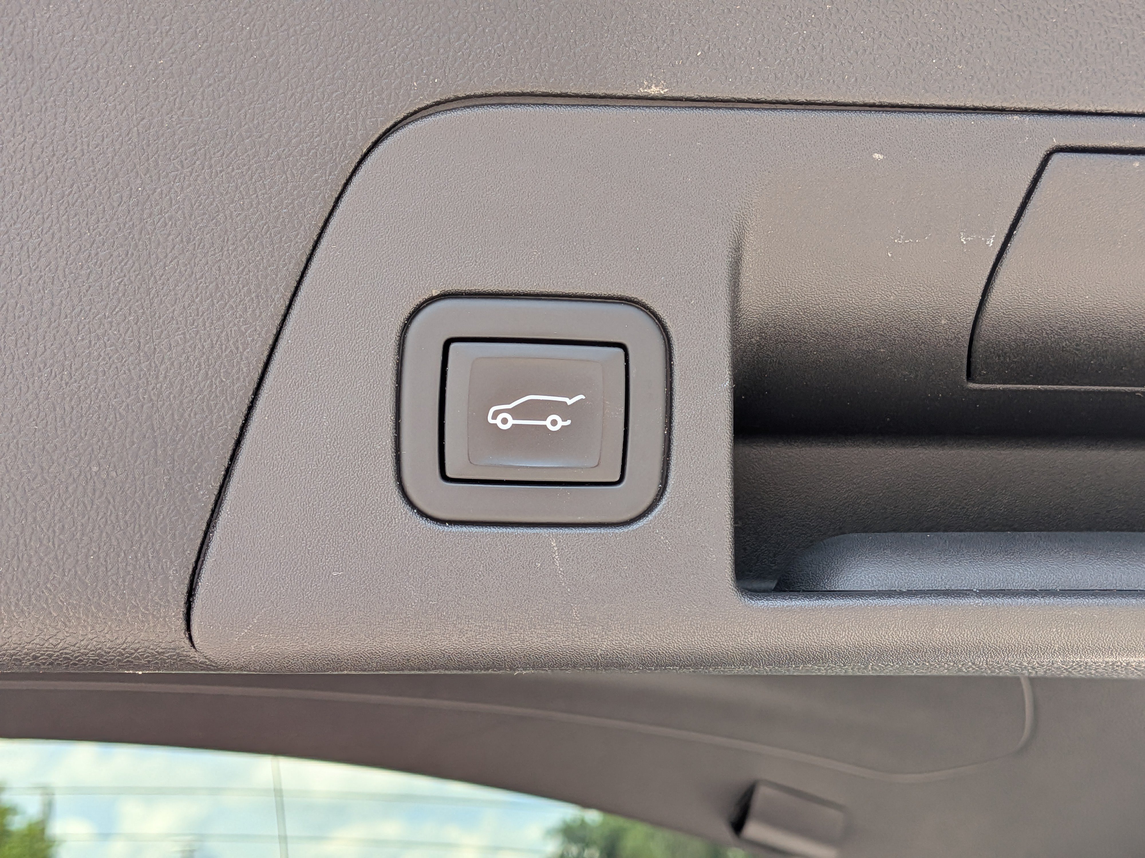Used 2023 Buick Envision Essence AWD/4WD image 14