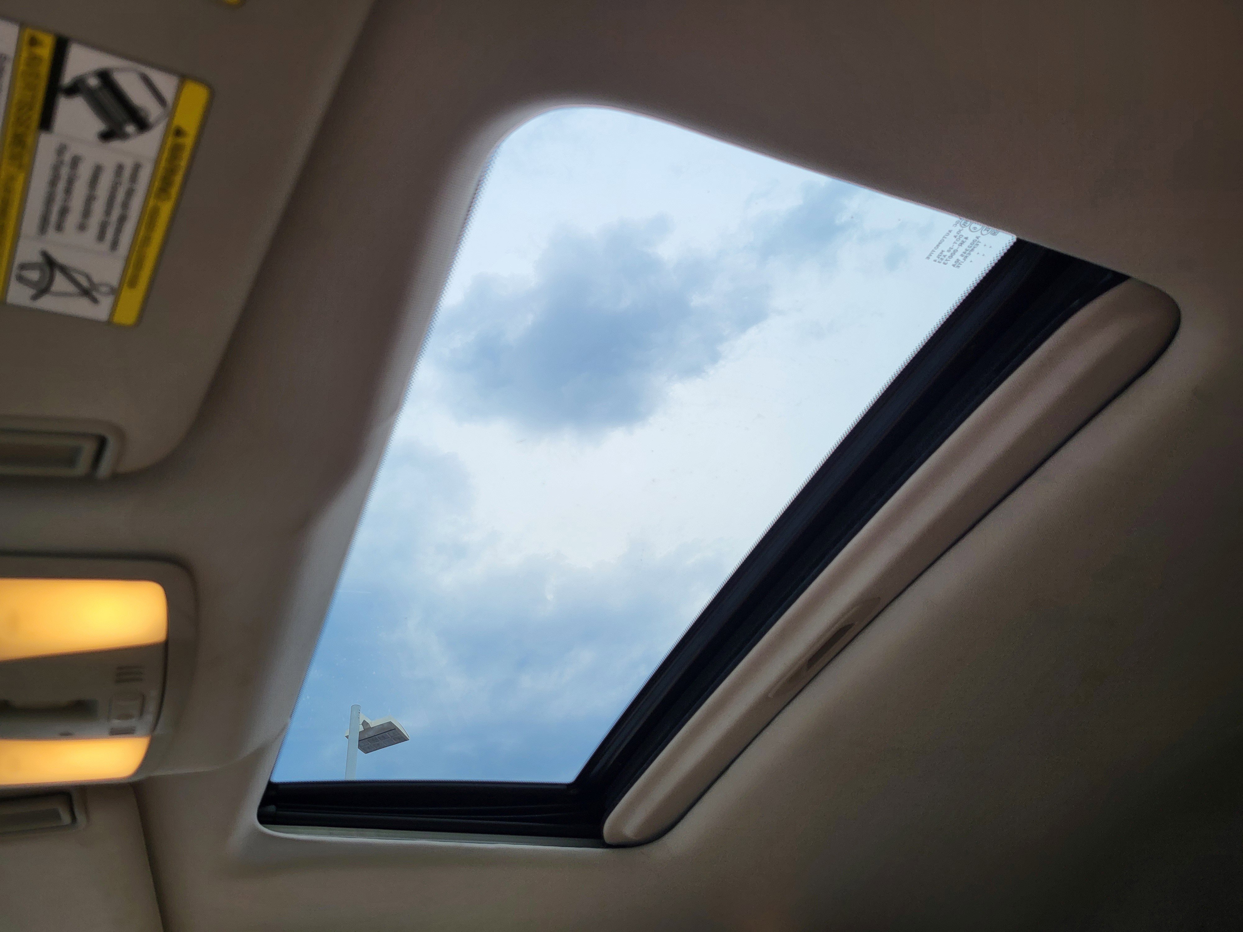 Used 2017 Nissan Armada Platinum w/ Interior Lighting Package image 31