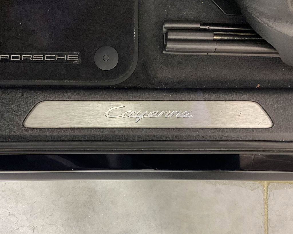Used 2019 Porsche Cayenne AWD/4WD image 15