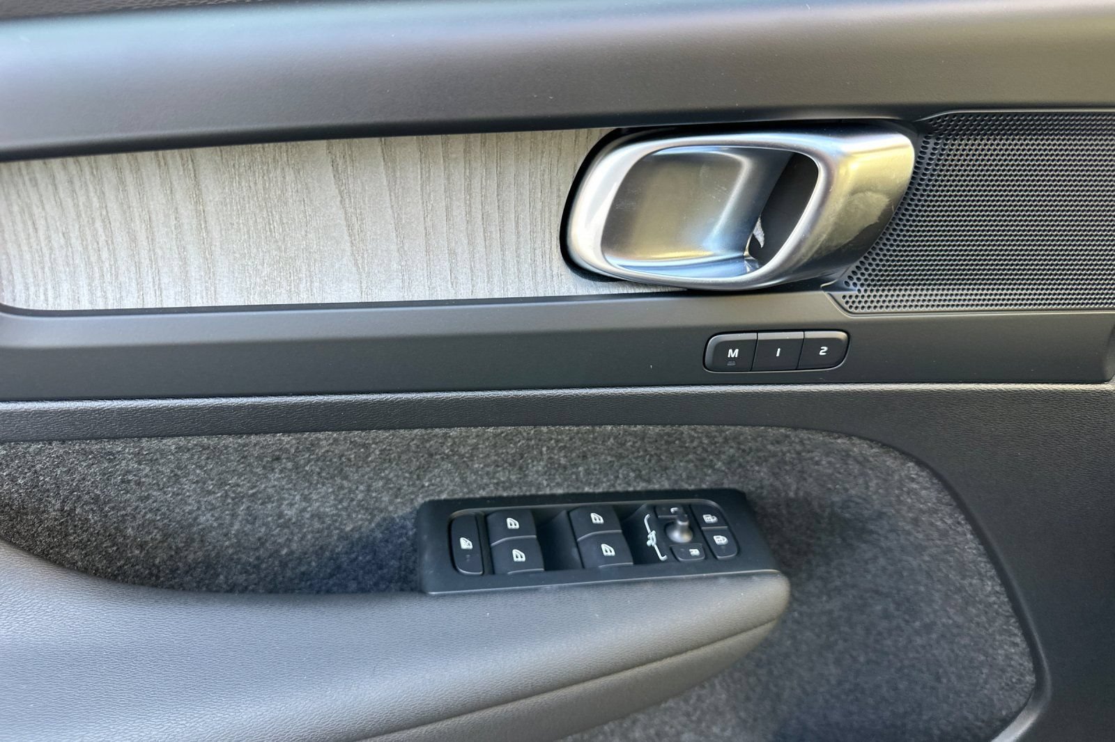 Certified 2026 Volvo XC40 B4 Core w/ Climate Package FWD image 10