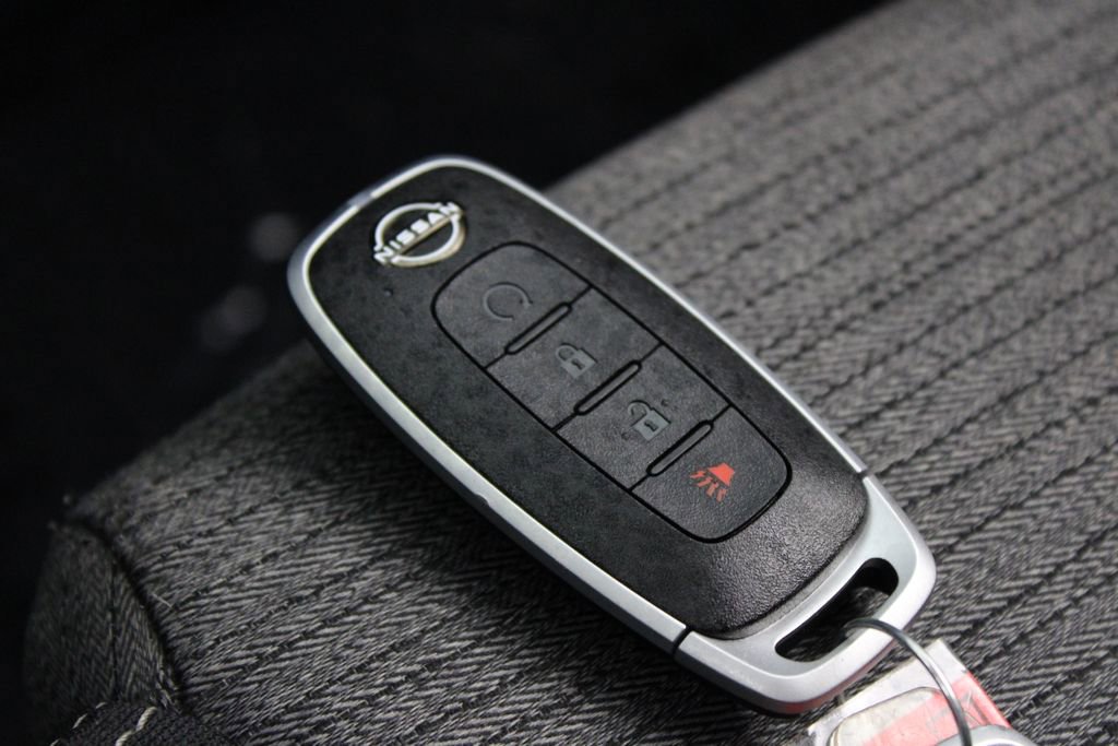 Certified 2023 Nissan Rogue SV image 27