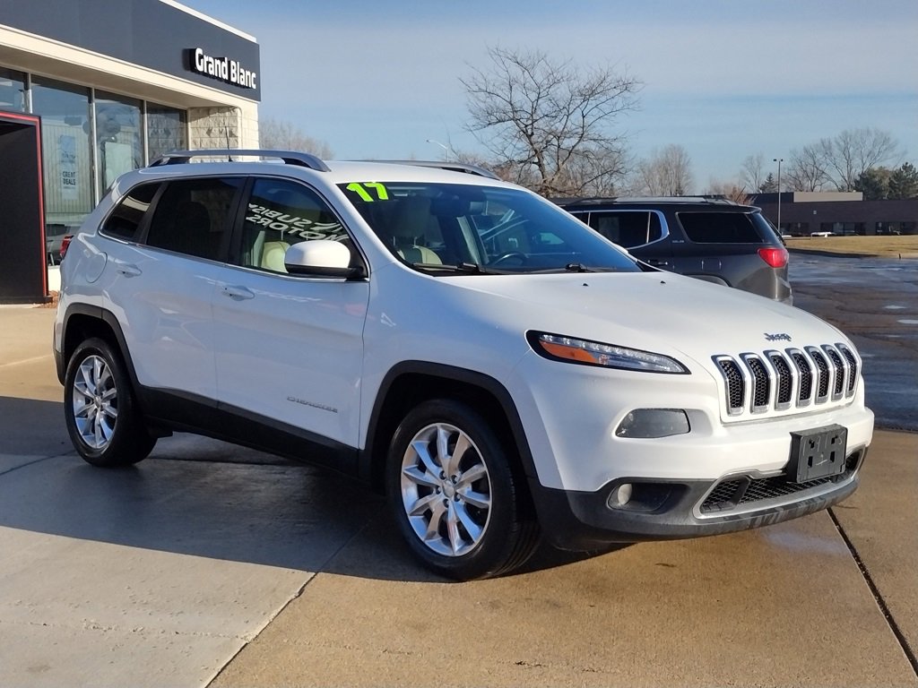 Used 2017 Jeep Cherokee Limited image 3