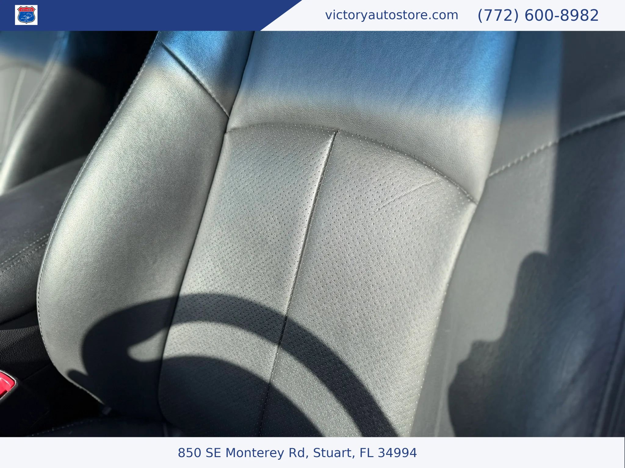 Used 2015 INFINITI Q40 w/ Moonroof Package RWD image 34