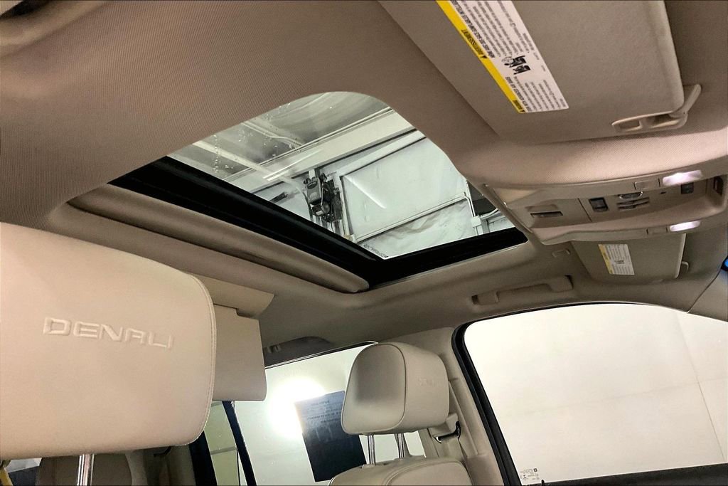 Used 2019 GMC Yukon XL Denali w/ Denali Ultimate Package AWD/4WD image 22