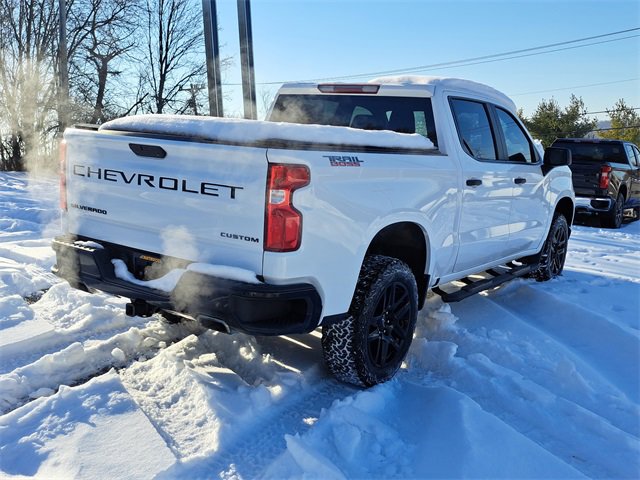 Used 2021 Chevrolet Silverado 1500 Custom Trail Boss w/ LPO, Dark Essentials Package image 5