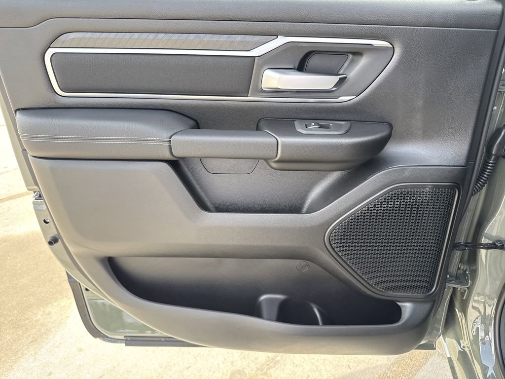 New 2026 RAM 1500 4x4 Crew Cab image 23