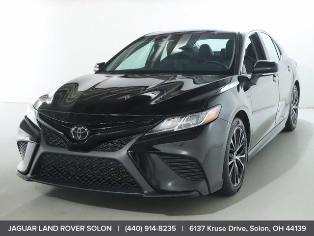 Used 2018 Toyota Camry SE w/ Moonroof Package