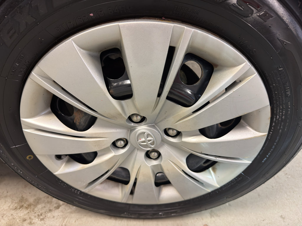 Used 2014 Toyota Yaris L FWD image 30