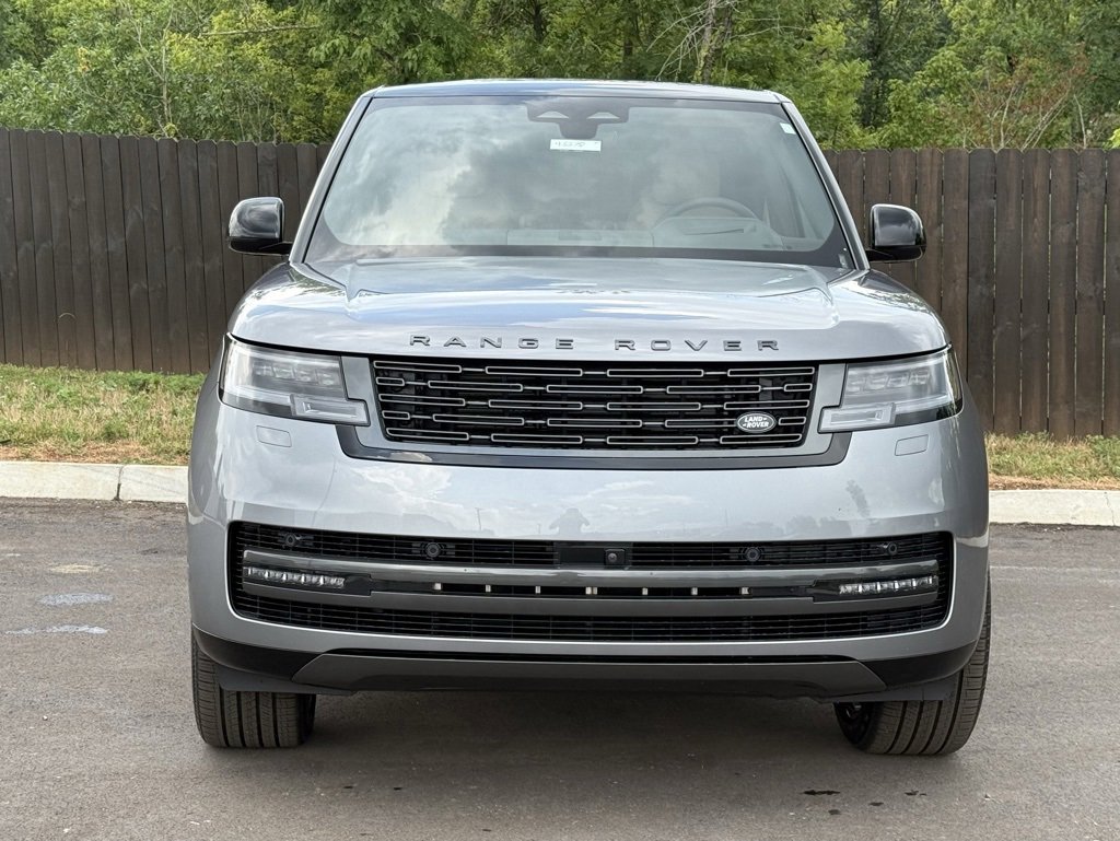 New 2025 Land Rover Range Rover Long Wheelbase SE image 8