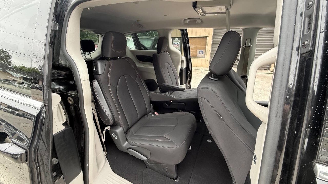 Used 2017 Chrysler Pacifica Touring FWD image 53