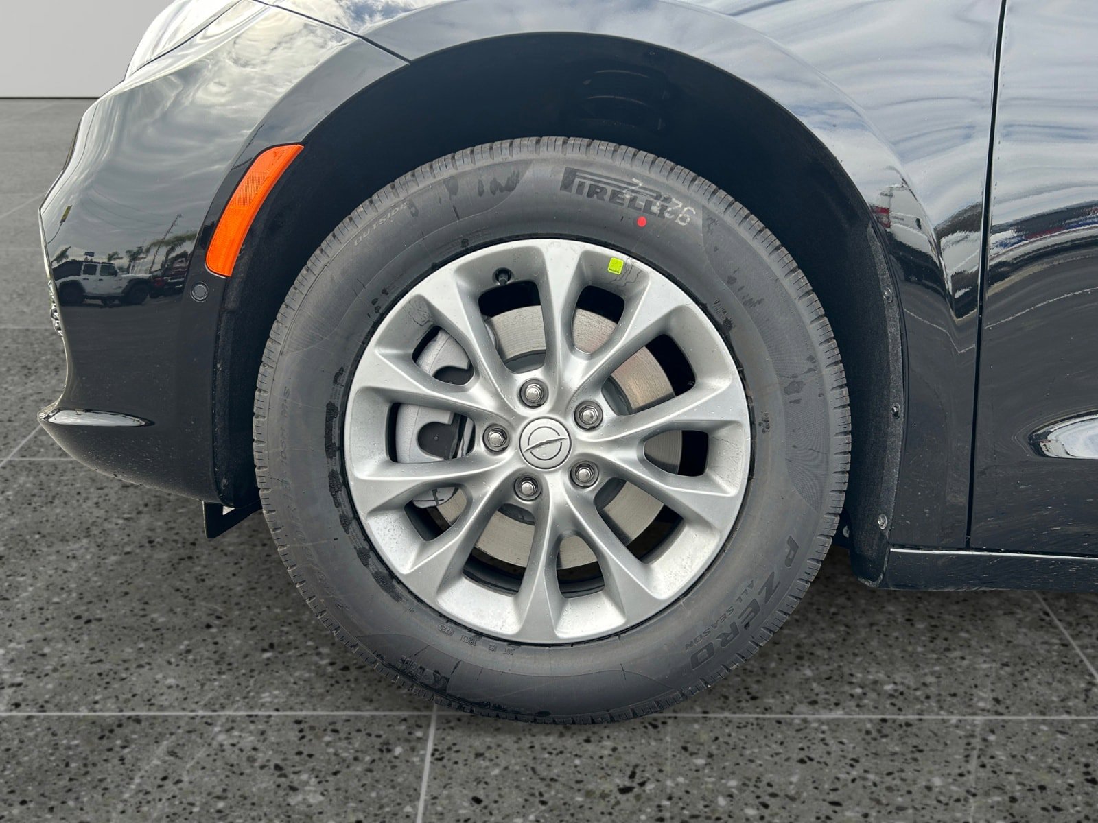 New 2026 Chrysler Pacifica Select AWD/4WD image 14