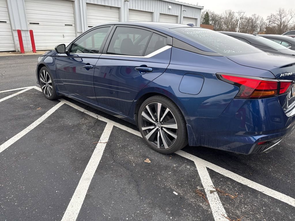 Used 2021 Nissan Altima 2.5 SR w/ SR Premium Package image 5