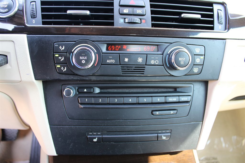 Used 2009 BMW 335i Convertible image 30