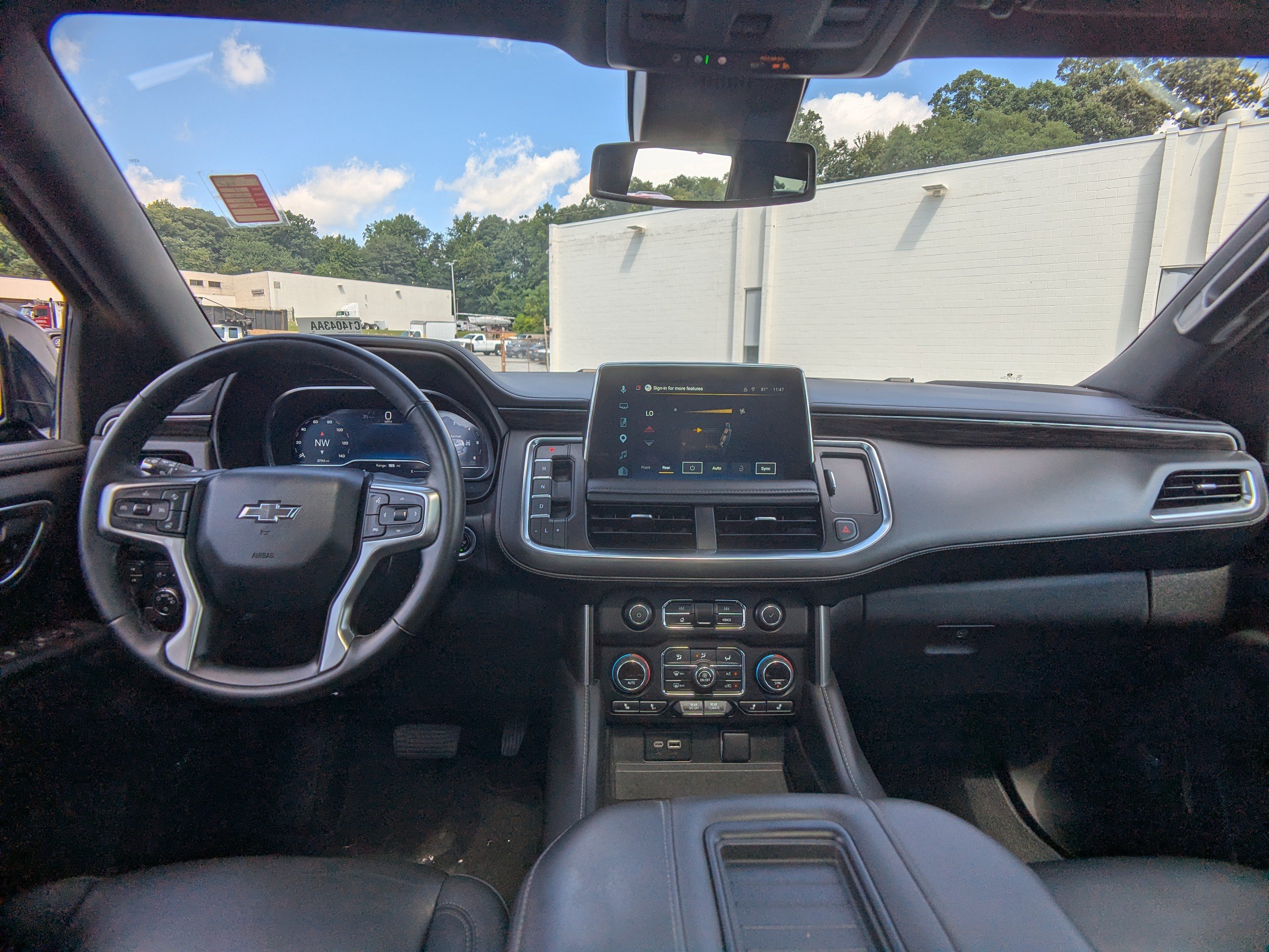 Certified 2023 Chevrolet Tahoe Z71 w/ Luxury Package AWD/4WD image 17