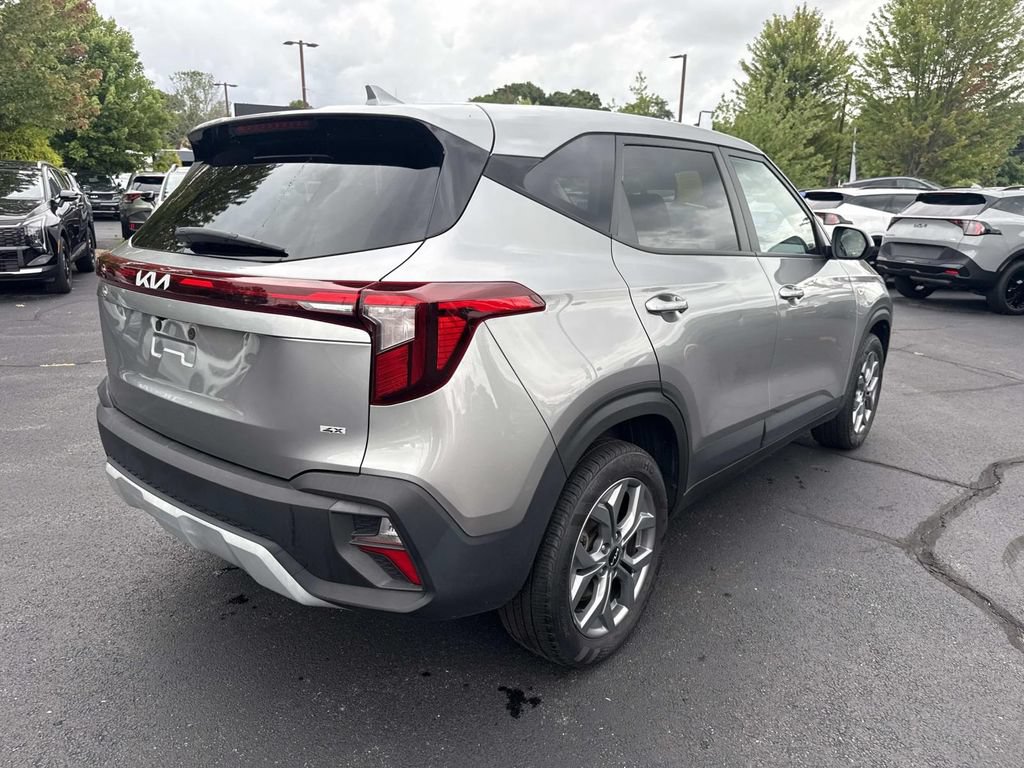 Used 2024 Kia Seltos LX AWD/4WD image 8
