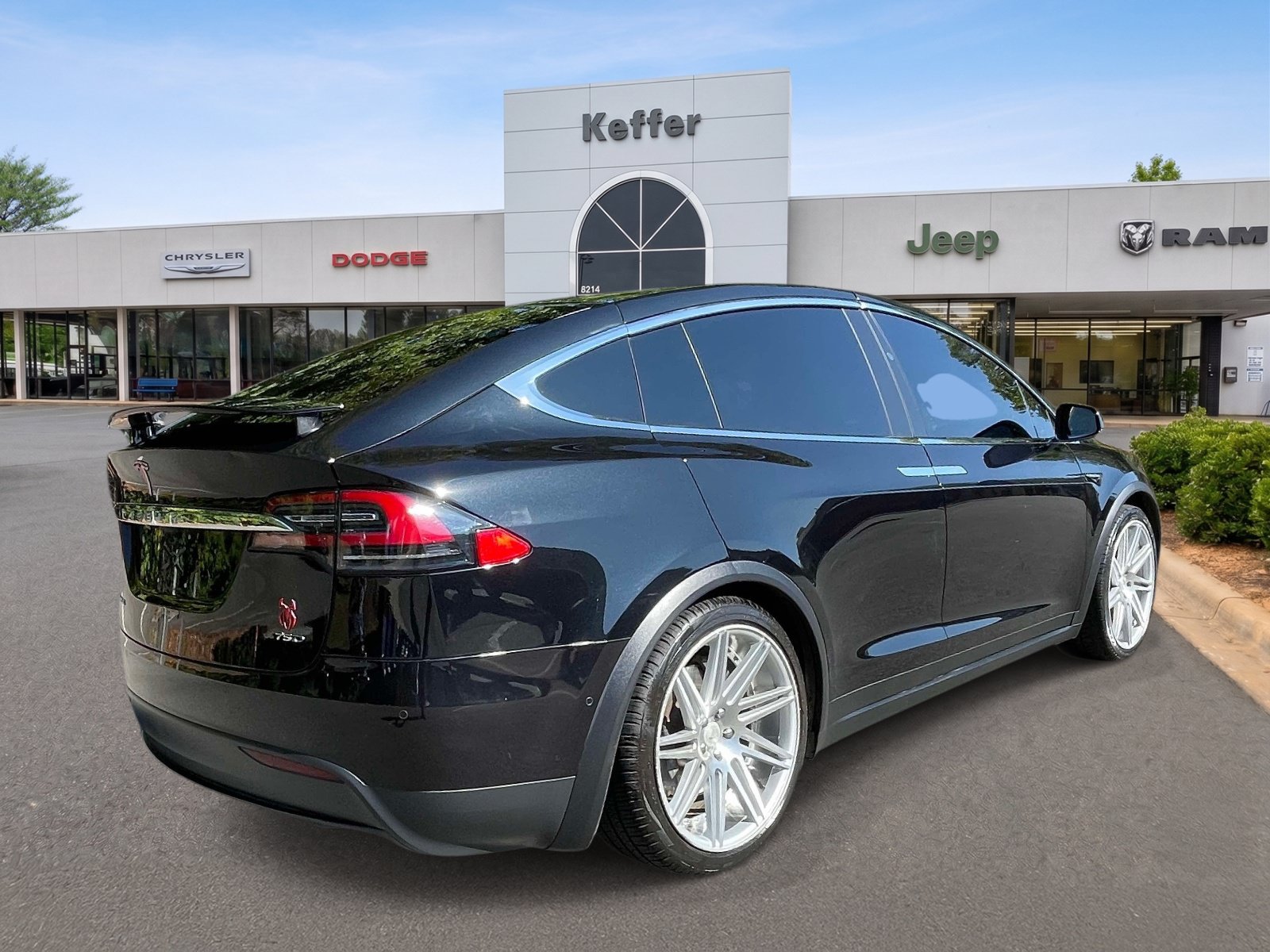 Used 2017 Tesla Model X 75D AWD/4WD image 6