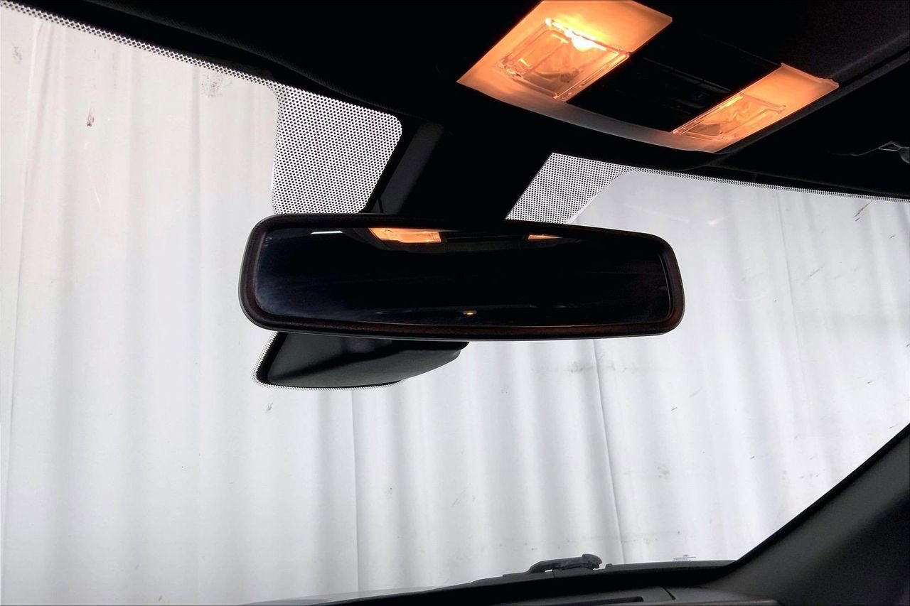 Used 2017 Ford Explorer Limited w/ Equipment Group 301A FWD image 17
