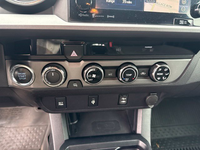 Used 2017 Toyota Tacoma TRD Sport w/ Exterior Package AWD/4WD image 26