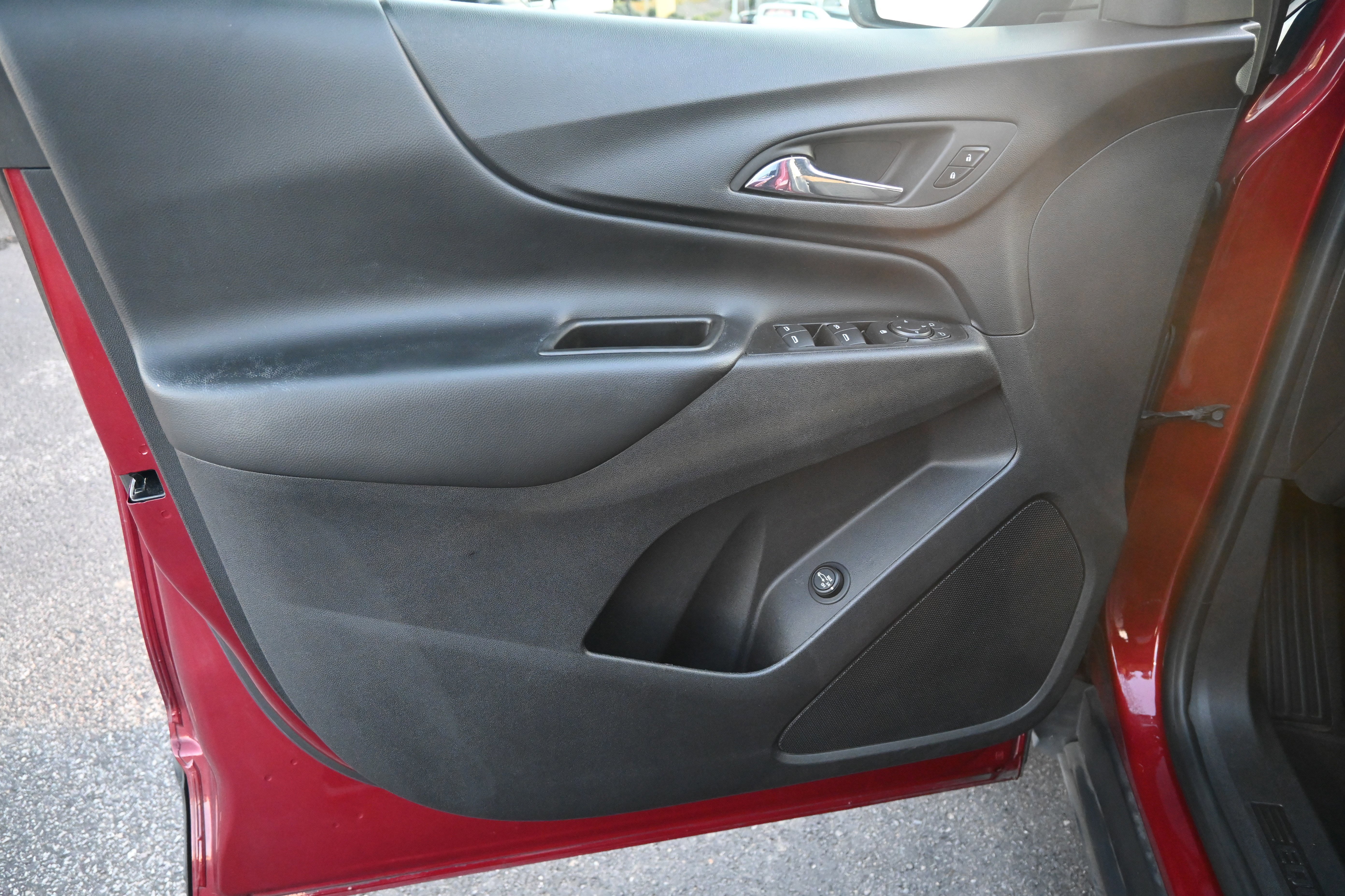 Used 2020 Chevrolet Equinox LT image 16