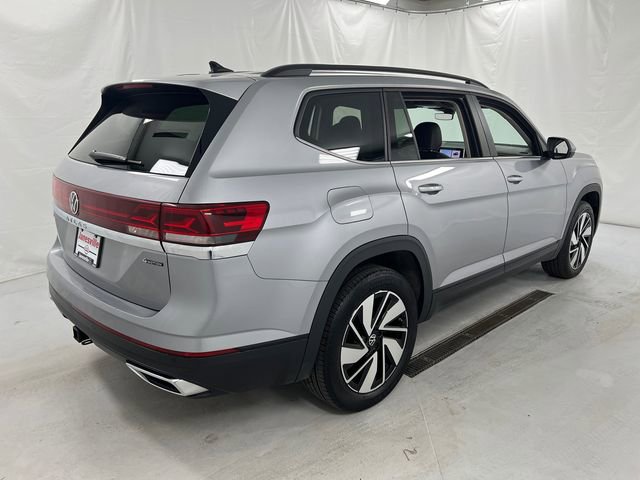 Used 2025 Volkswagen Atlas SE image 3