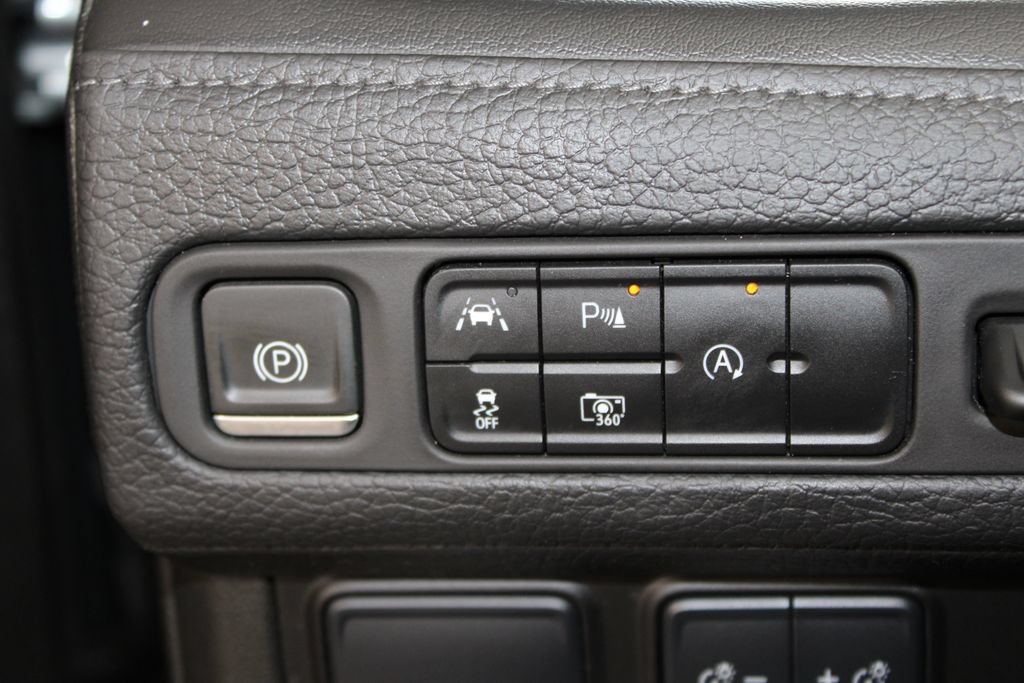 Used 2024 GMC Yukon XL Denali RWD image 47