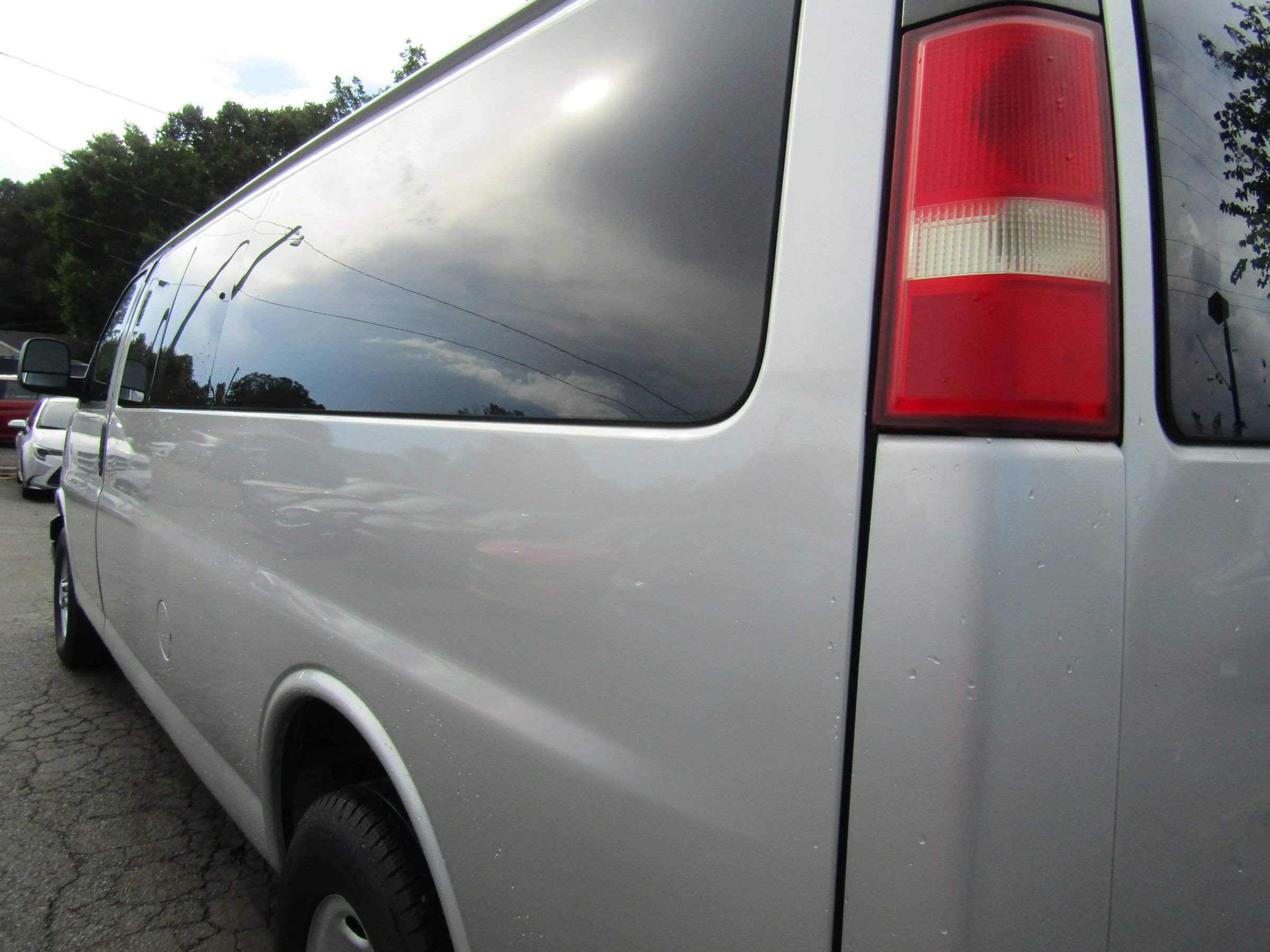Used 2012 Chevrolet Express 3500 LT w/ LT Preferred Equipment Group RWD image 9