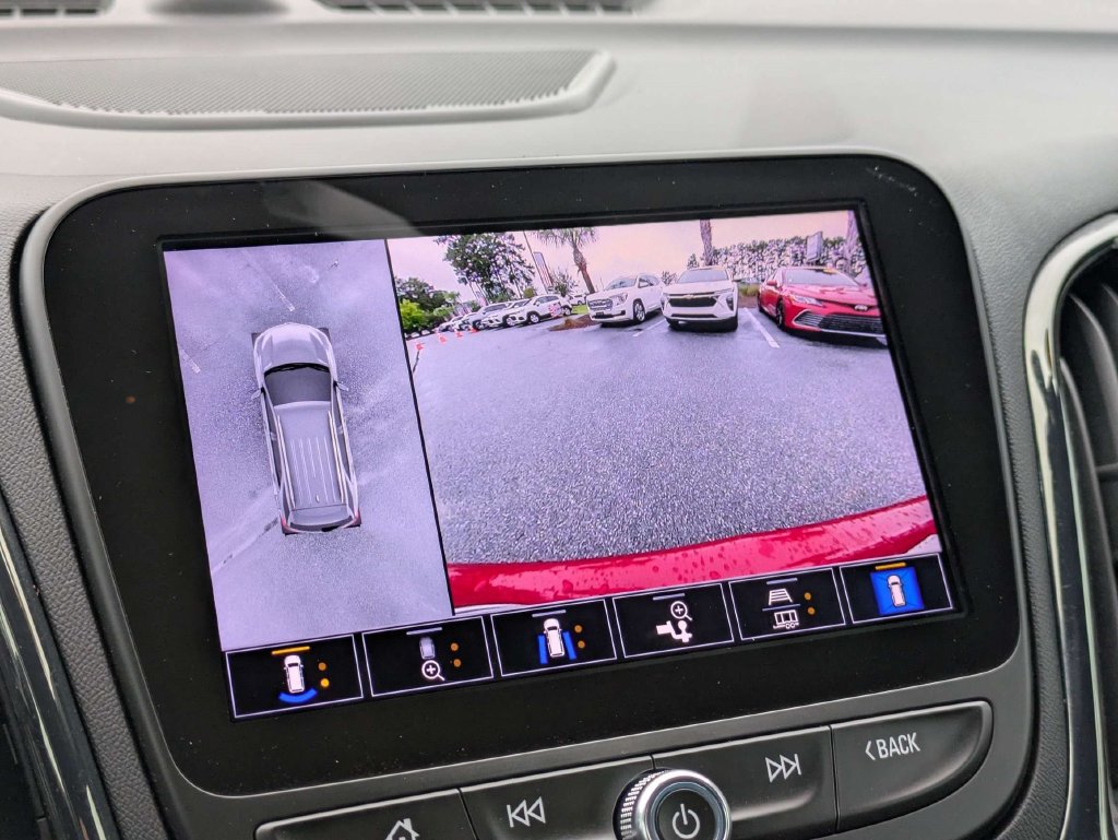 Used 2022 Chevrolet Equinox RS w/ RS Leather Package FWD image 23