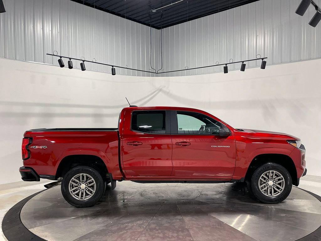 Used 2023 Chevrolet Colorado LT w/ LT Convenience Package image 11