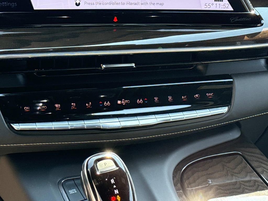 Used 2024 Cadillac Escalade Sport Platinum w/ LPO, ONYX Package image 24