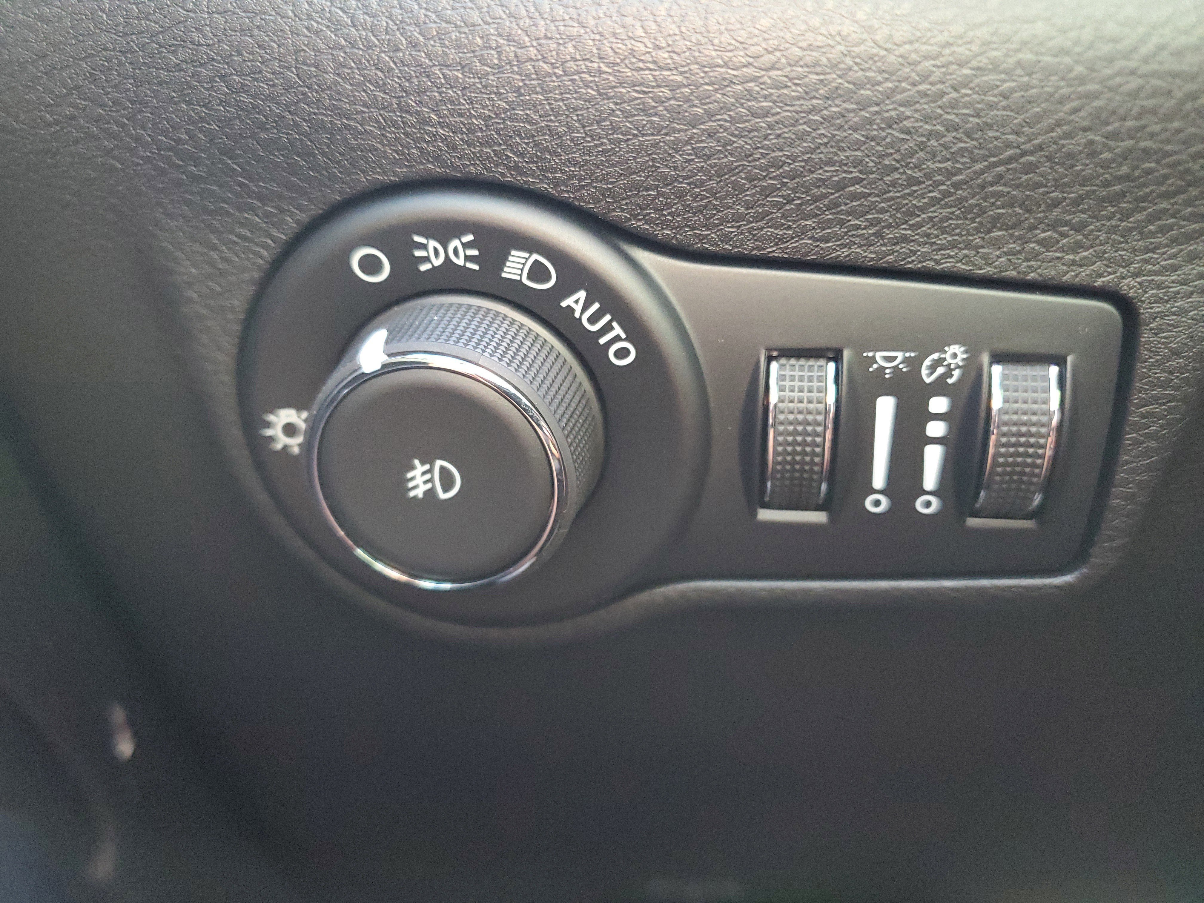 New 2026 Jeep Compass Latitude image 18