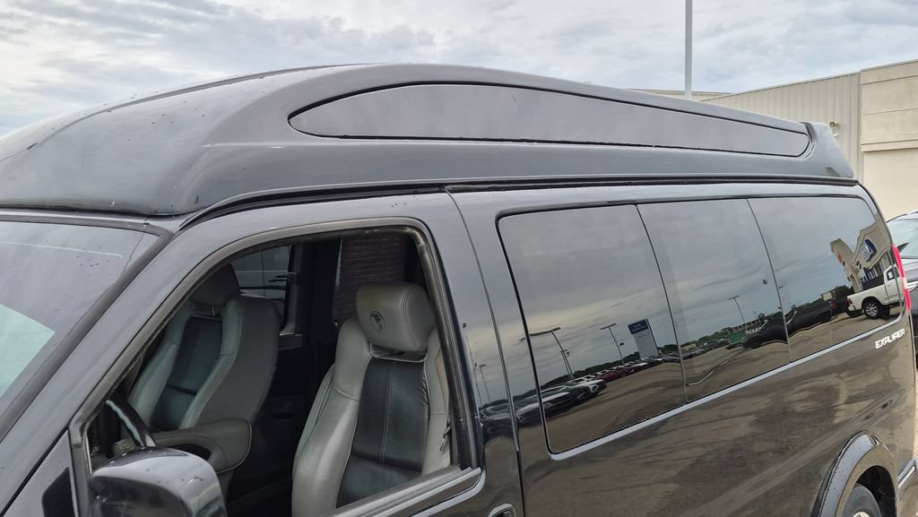 Used 2018 GMC Savana 2500 w/ Enhanced Convenience Package RWD image 8