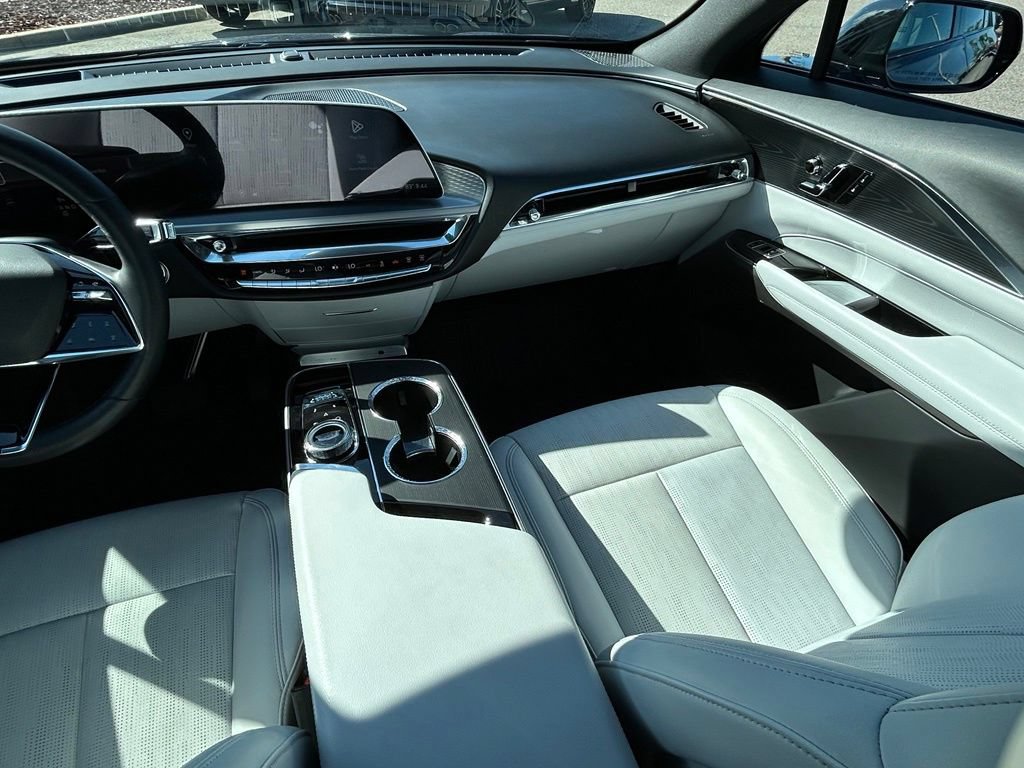 Used 2024 Cadillac Lyriq Luxury RWD image 12