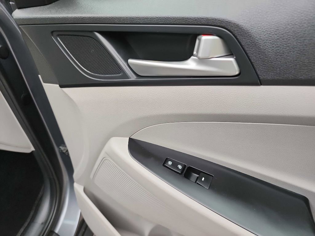 Used 2019 Hyundai Tucson Value FWD image 32
