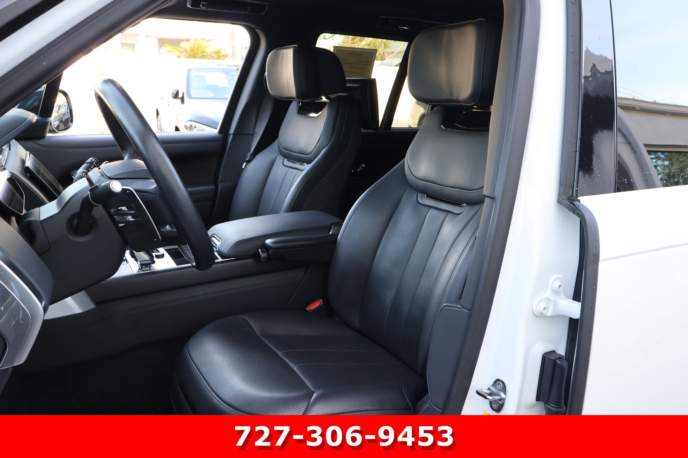 Used 2023 Land Rover Range Rover SV AWD/4WD image 2