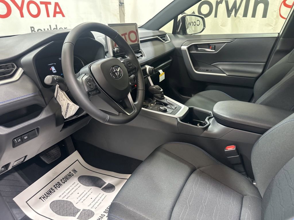 Used 2025 Toyota RAV4 SE image 21