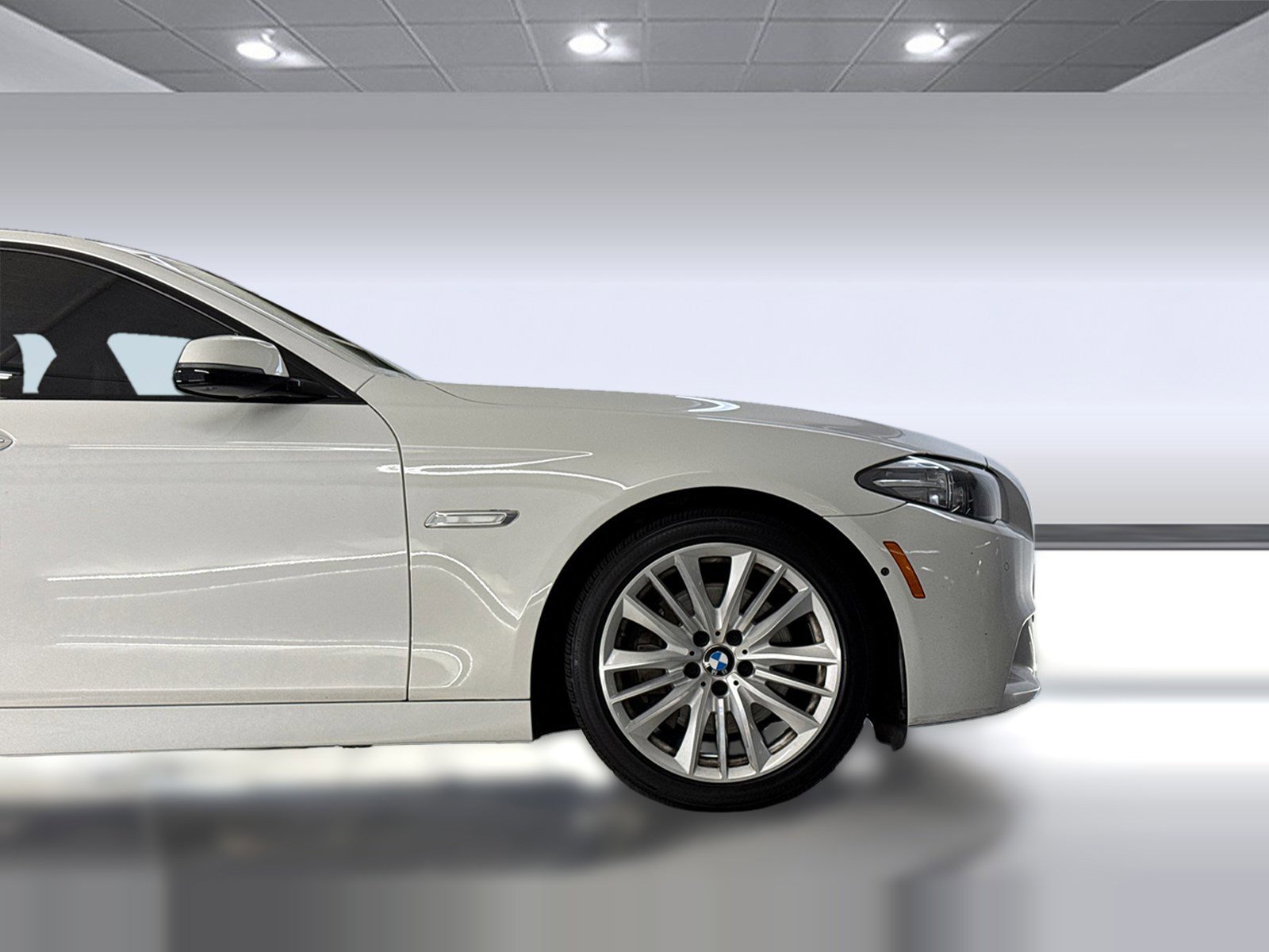 Used 2016 BMW 550i xDrive Sedan AWD/4WD image 35