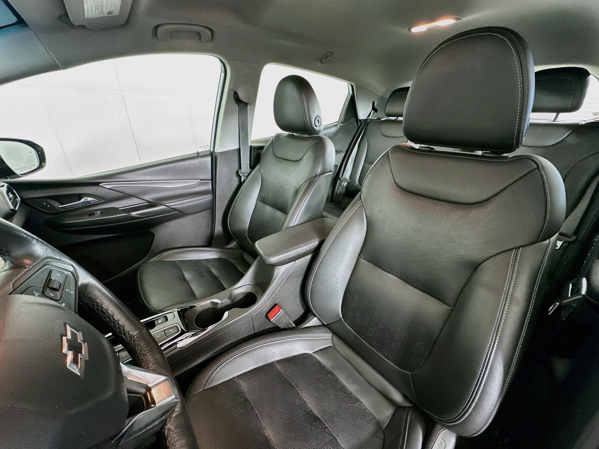Used 2023 Chevrolet Bolt LT w/ Infotainment Package FWD image 13