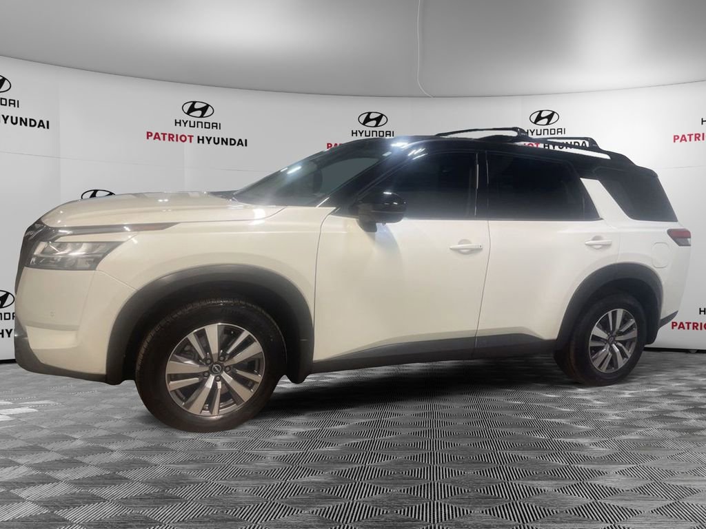 Used 2023 Nissan Pathfinder SL w/ Lighting Package (N92) image 7