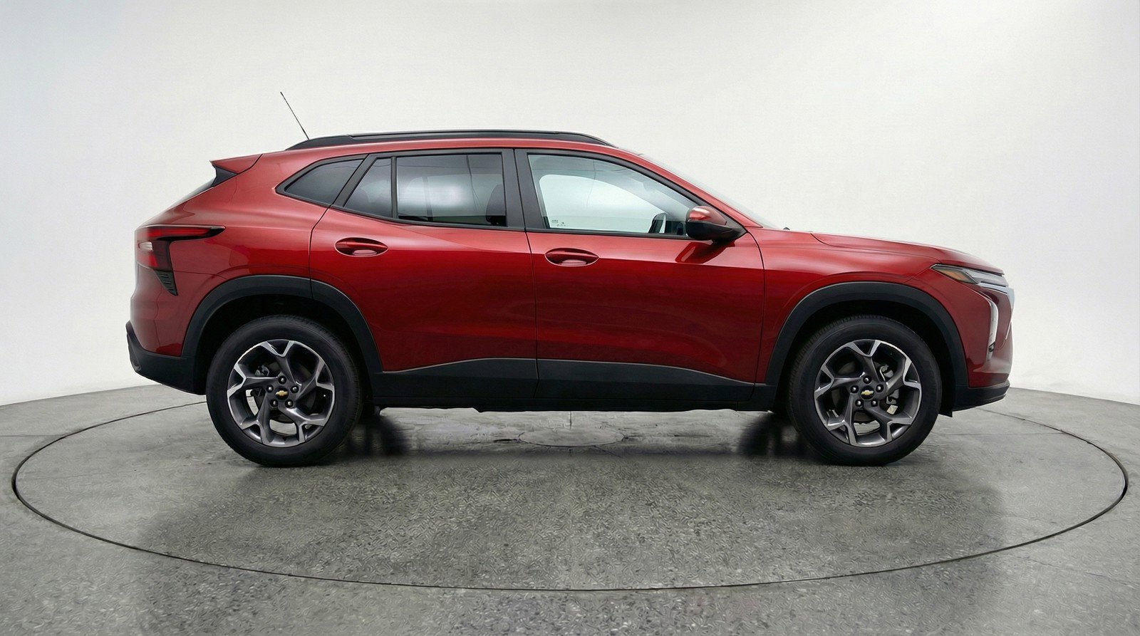 Used 2025 Chevrolet Trax LT image 11