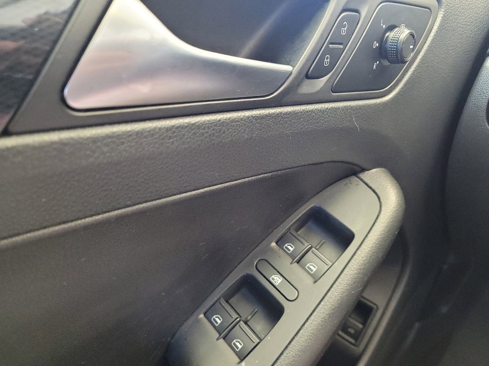Used 2015 Volkswagen Jetta Sport FWD image 27